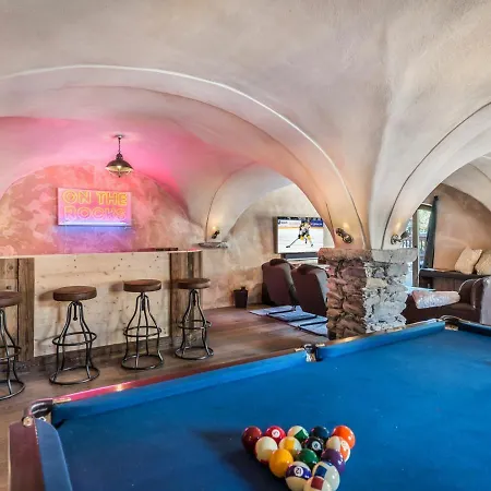 Moderne Avec Jacuzzi Et 5 Chambres, Proche Telecabine Et Ski-bus, Meribel Le Raffort - Fr-1-566-14 Chalet