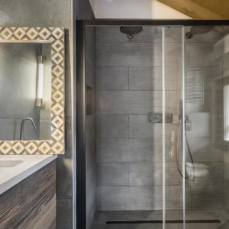 Moderne Avec Jacuzzi Et 5 Chambres, Proche Telecabine Et Ski-bus, Meribel Le Raffort - Fr-1-566-14 Les Allues